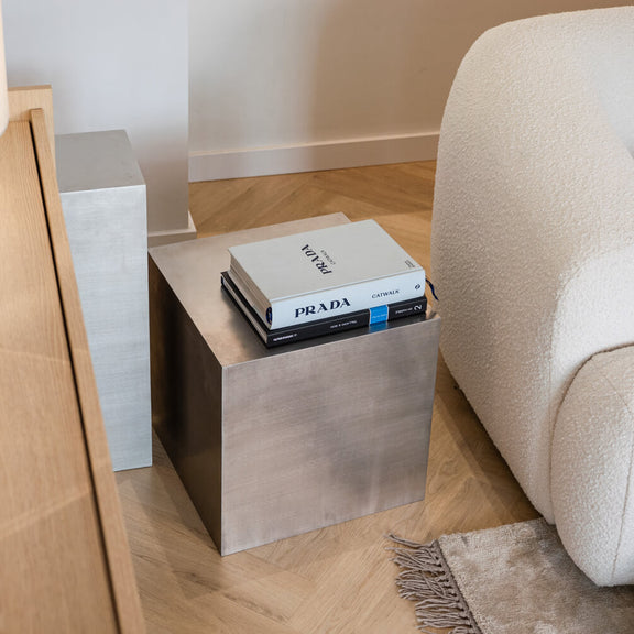 Odkládací stolek KOVU