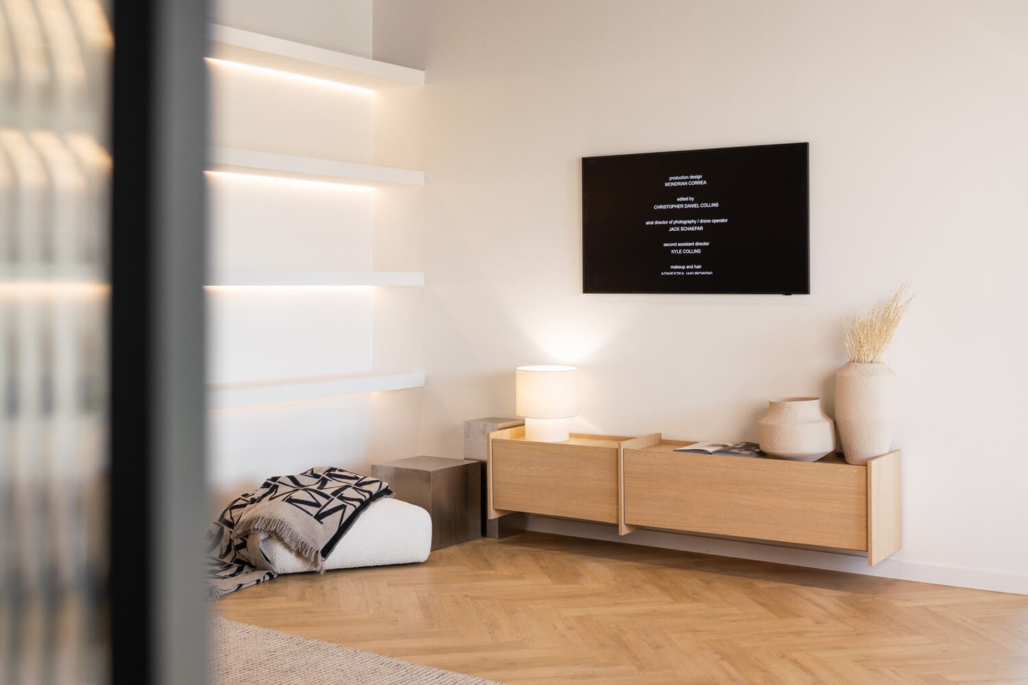 Závěsná TV skříňka Clea - dub Gaja