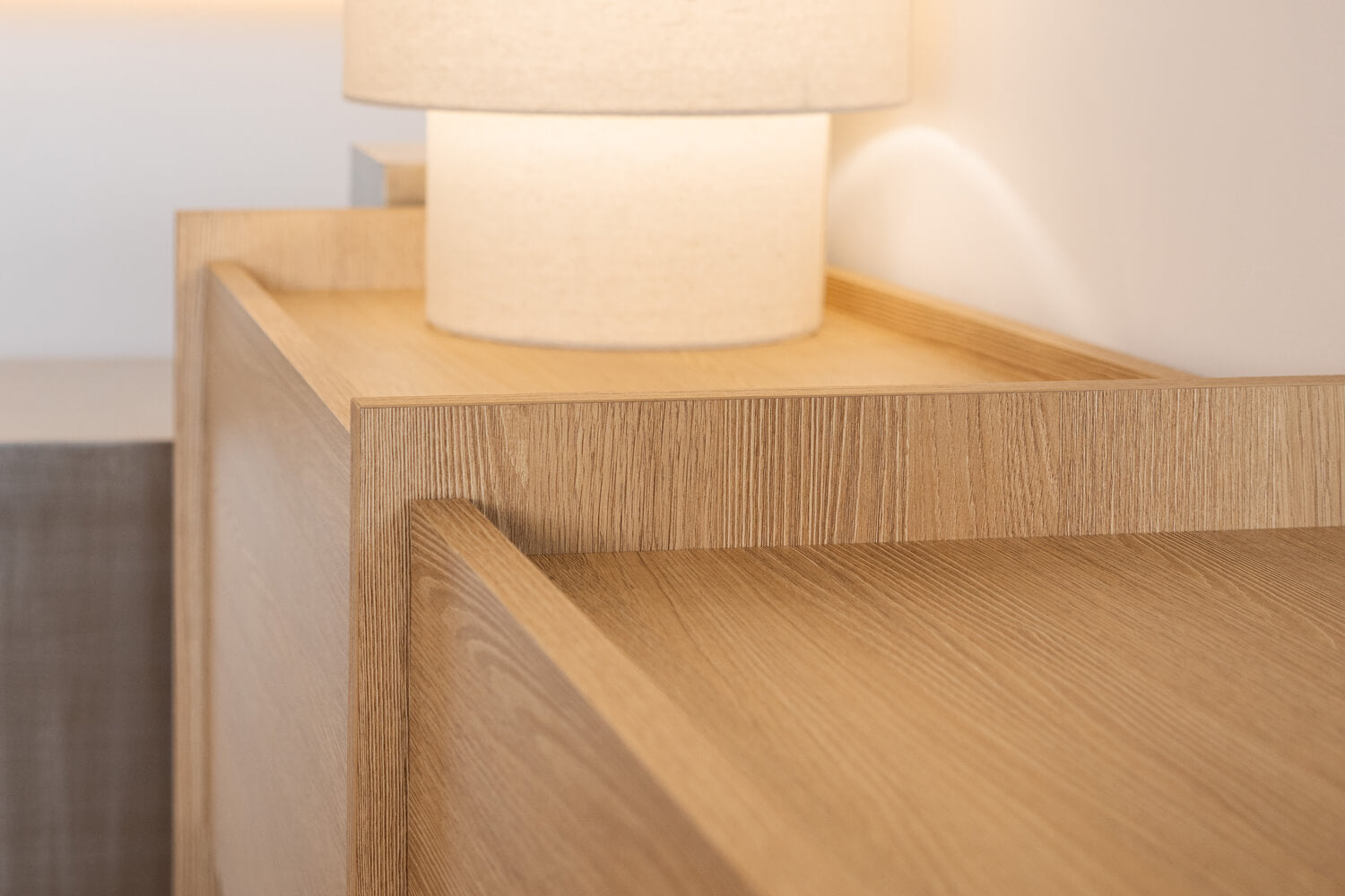 Závěsná TV skříňka Clea - dub Gaja