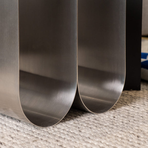 Dekorativní stůl KOVU