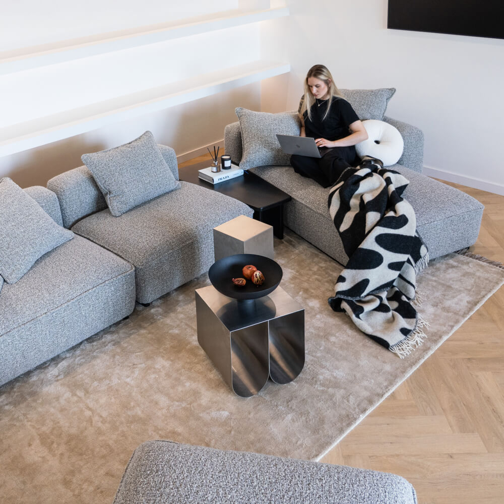 Dekorativní stůl KOVU