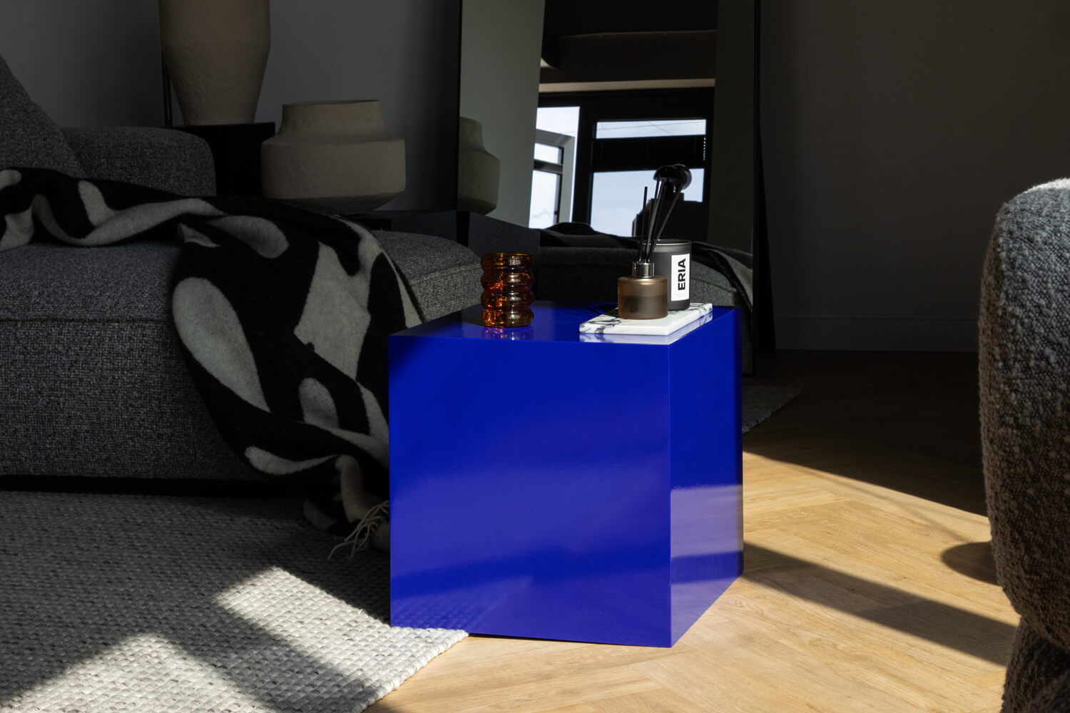 Odkládací stolek KOVU - ultramarínová