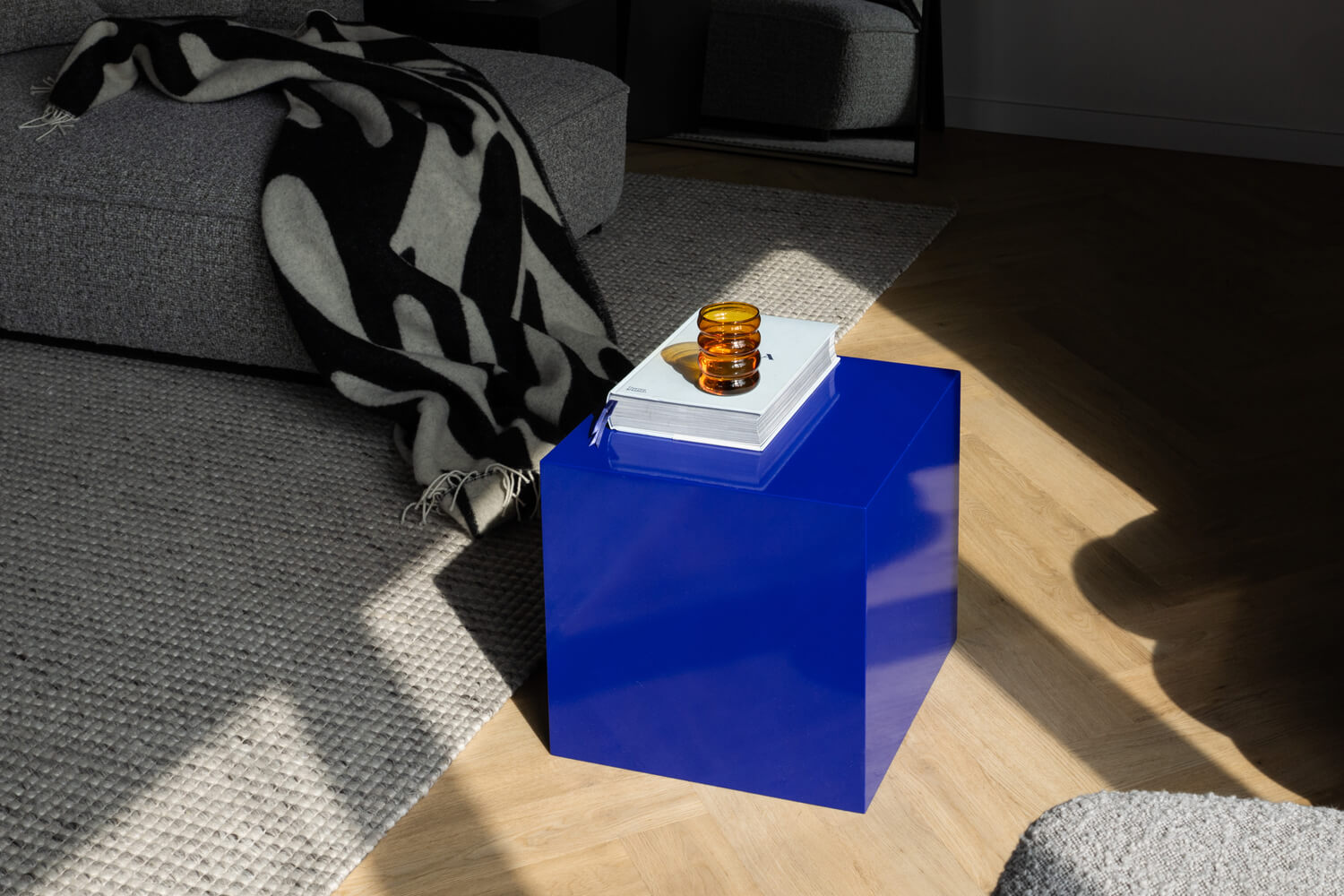 Odkládací stolek KOVU - ultramarínová